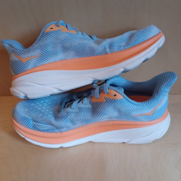 Sold elsewhere: Hoka One One Clifton 9 womens size 10B - Picture 6 of 7